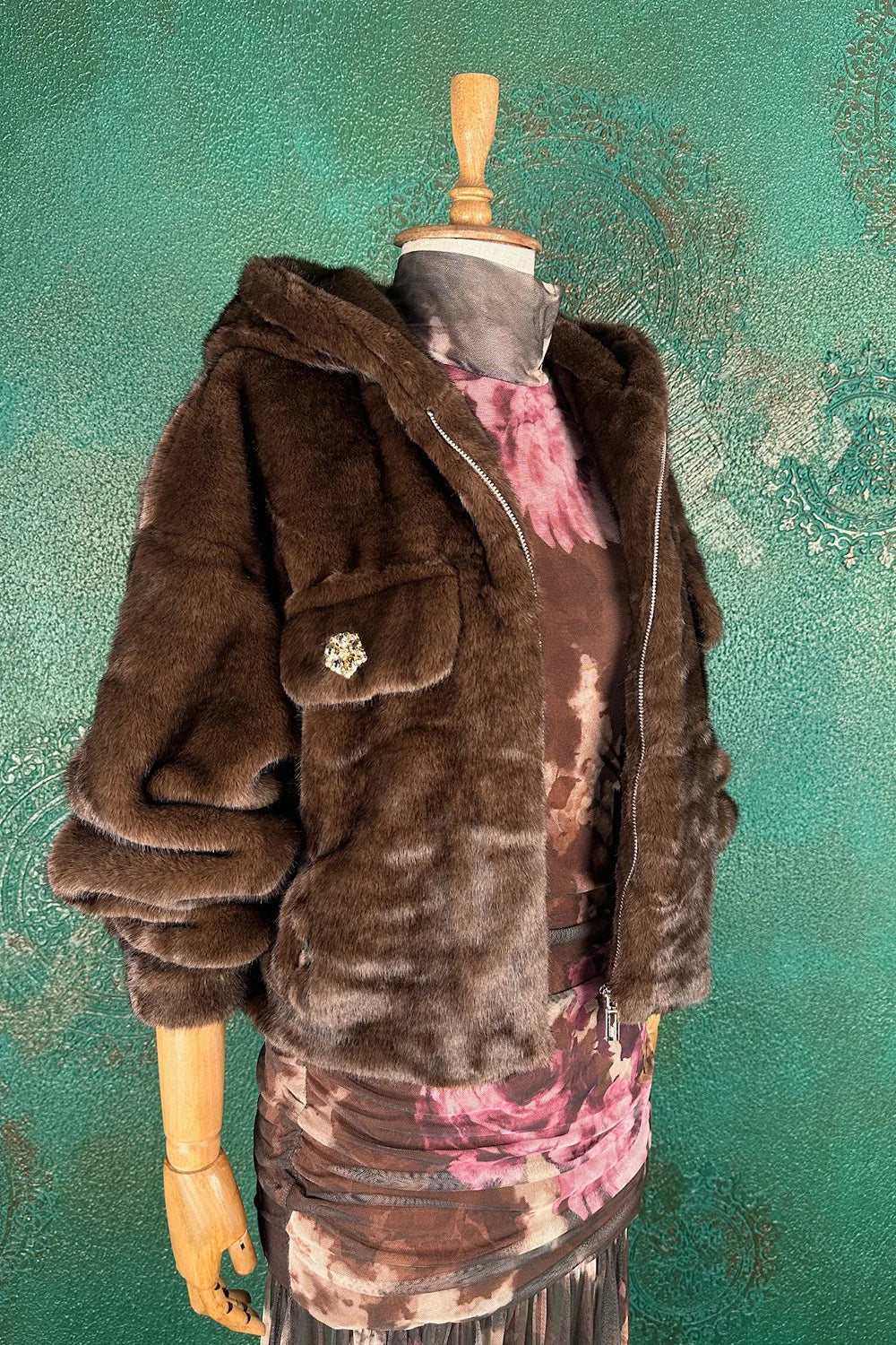 Kapüşonlu Kısa Kürk Mont