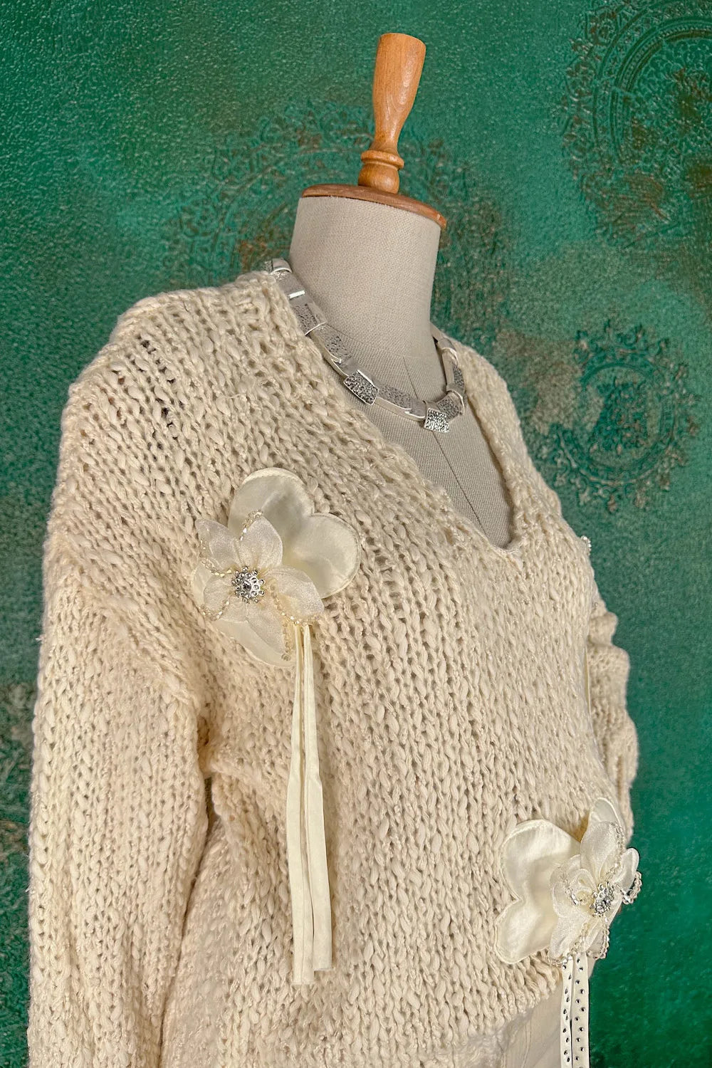 Çiçek Aplikeli Kazak