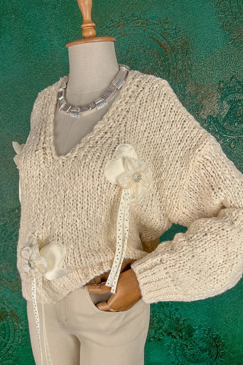 Çiçek Aplikeli Kazak