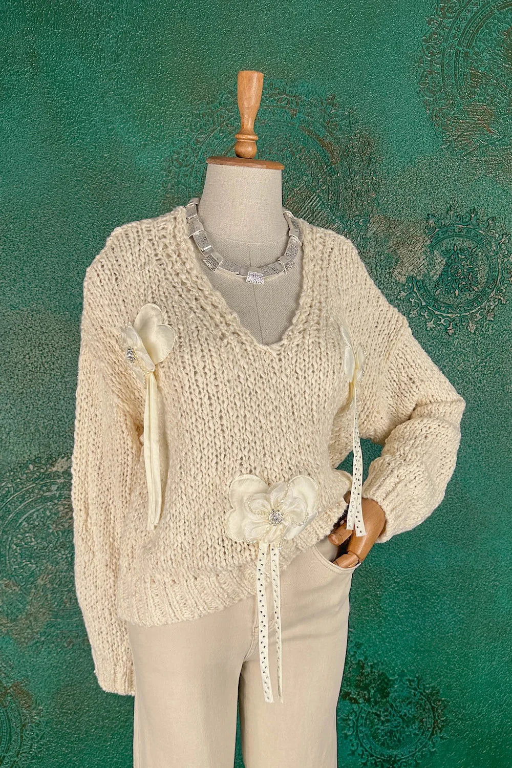 Çiçek Aplikeli Kazak