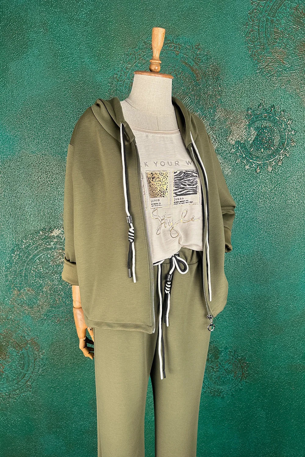 Kapüşonlu Eşofman Takım