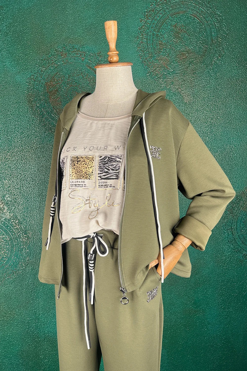 Kapüşonlu Eşofman Takım