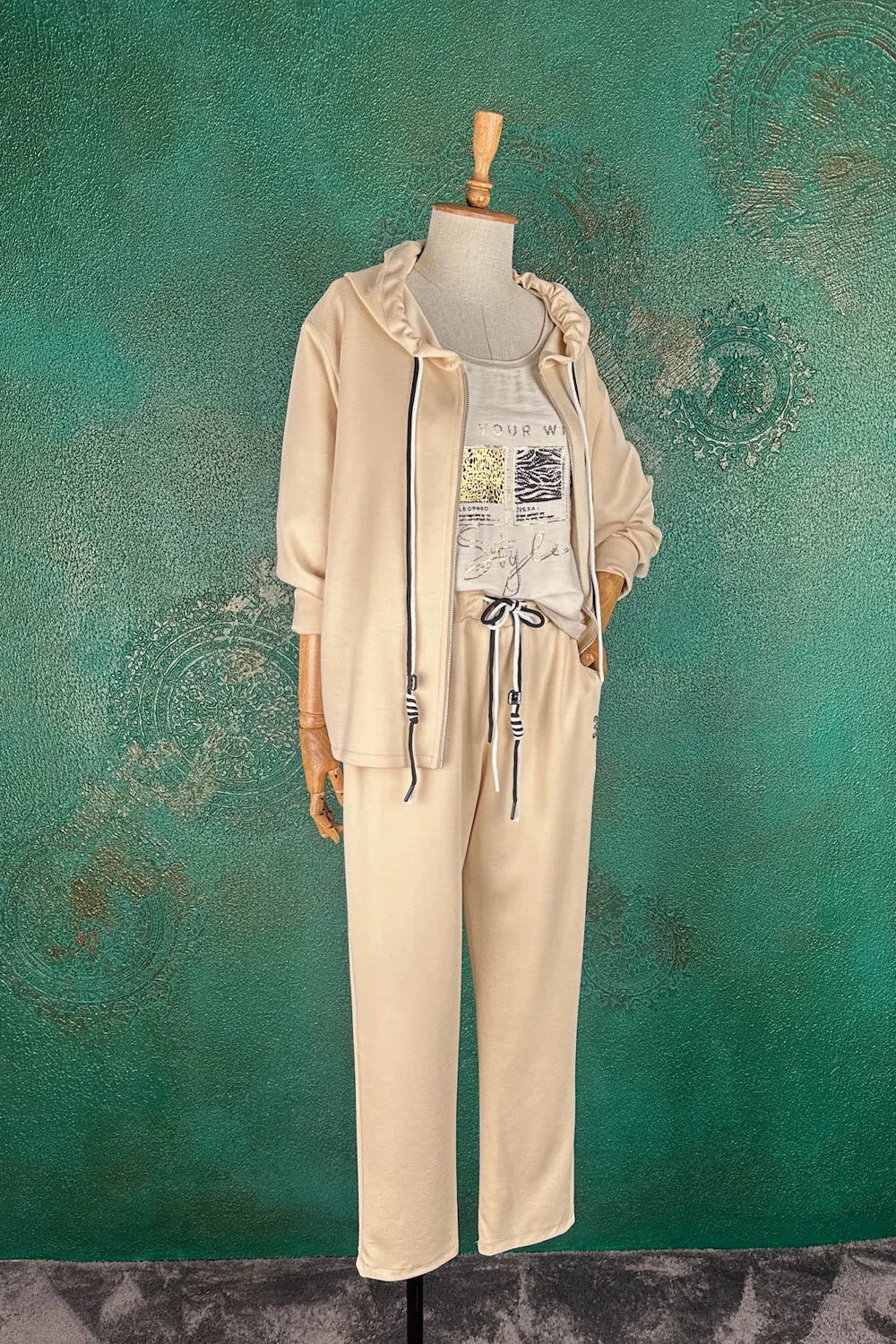 Kapüşonlu Eşofman Takım