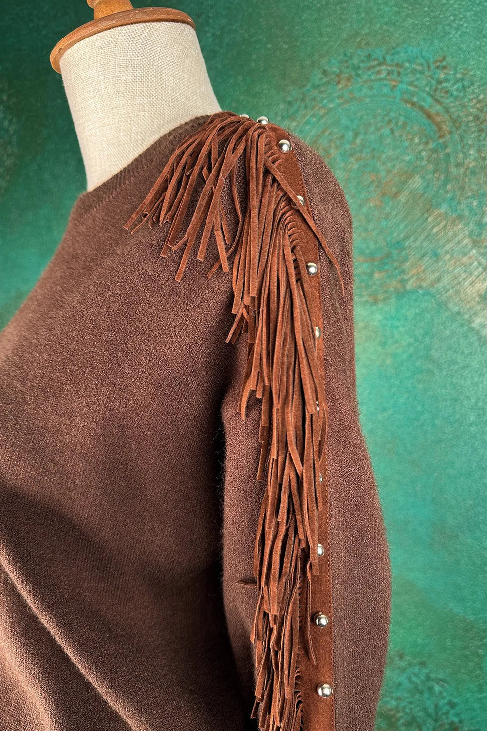 Püskül Detaylı Triko Kazak