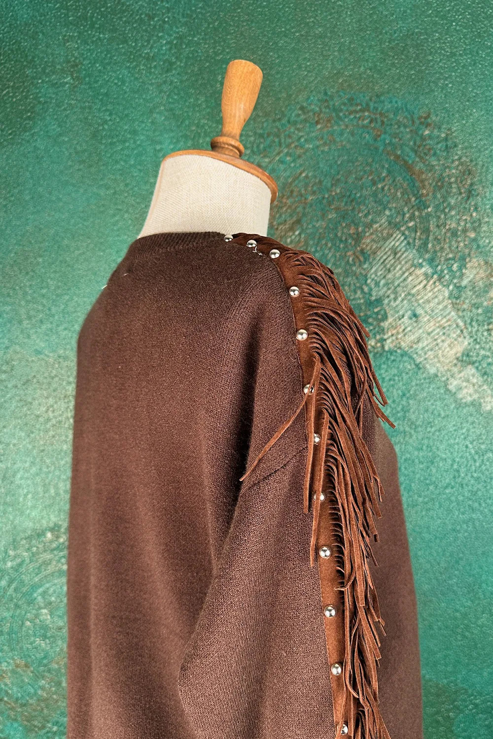 Püskül Detaylı Triko Kazak