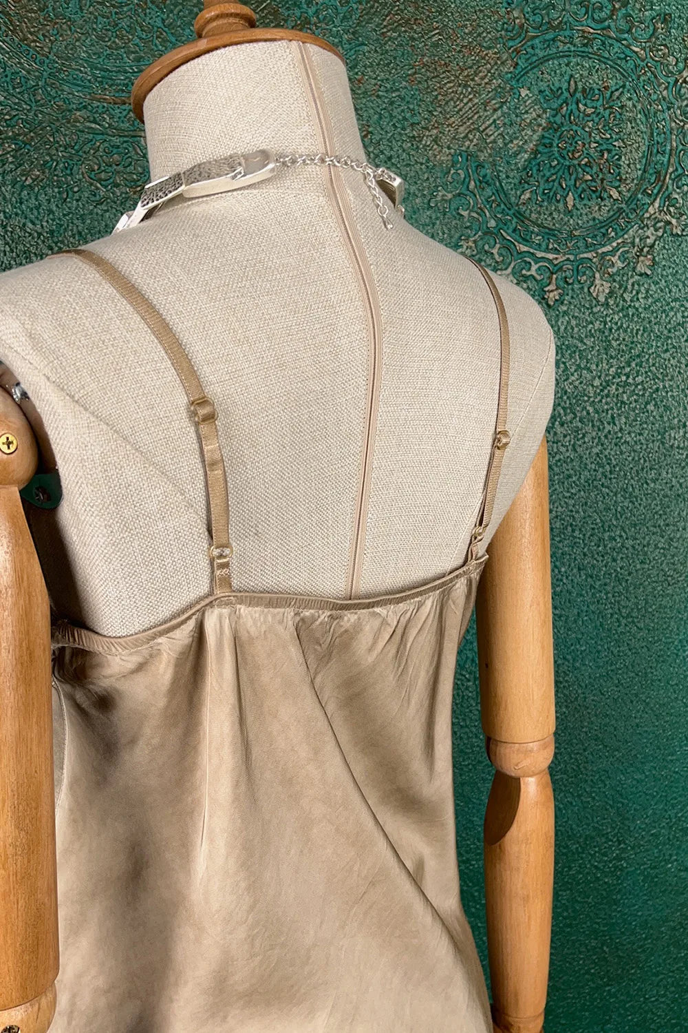 Dantel Detaylı Saten Bluz