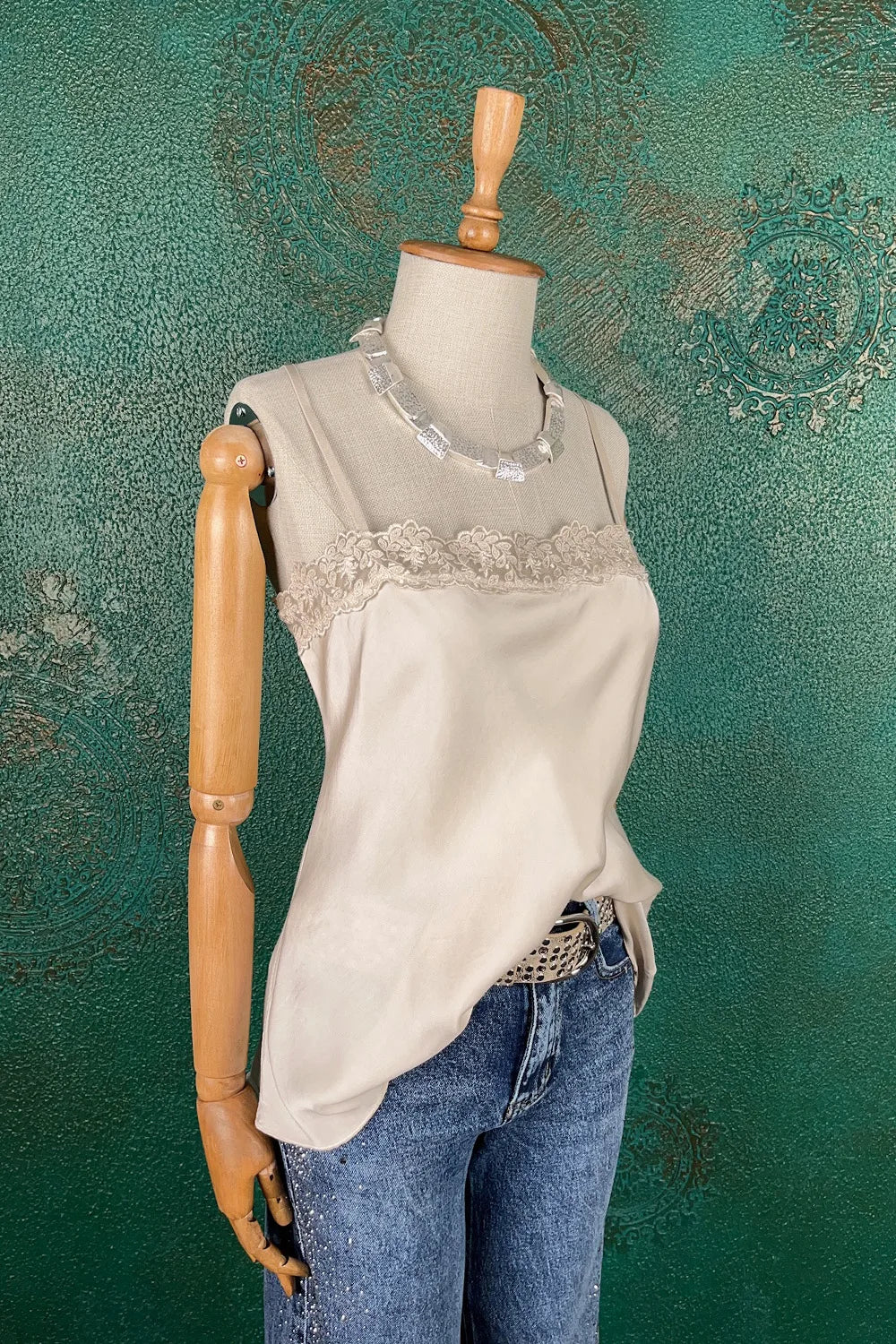 Dantel Detaylı Saten Bluz