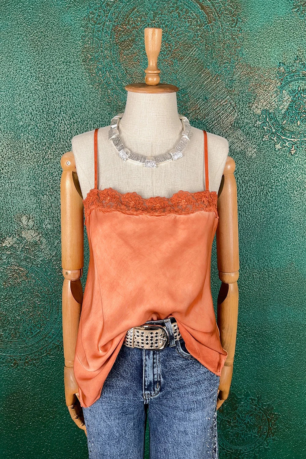 Dantel Detaylı Saten Bluz