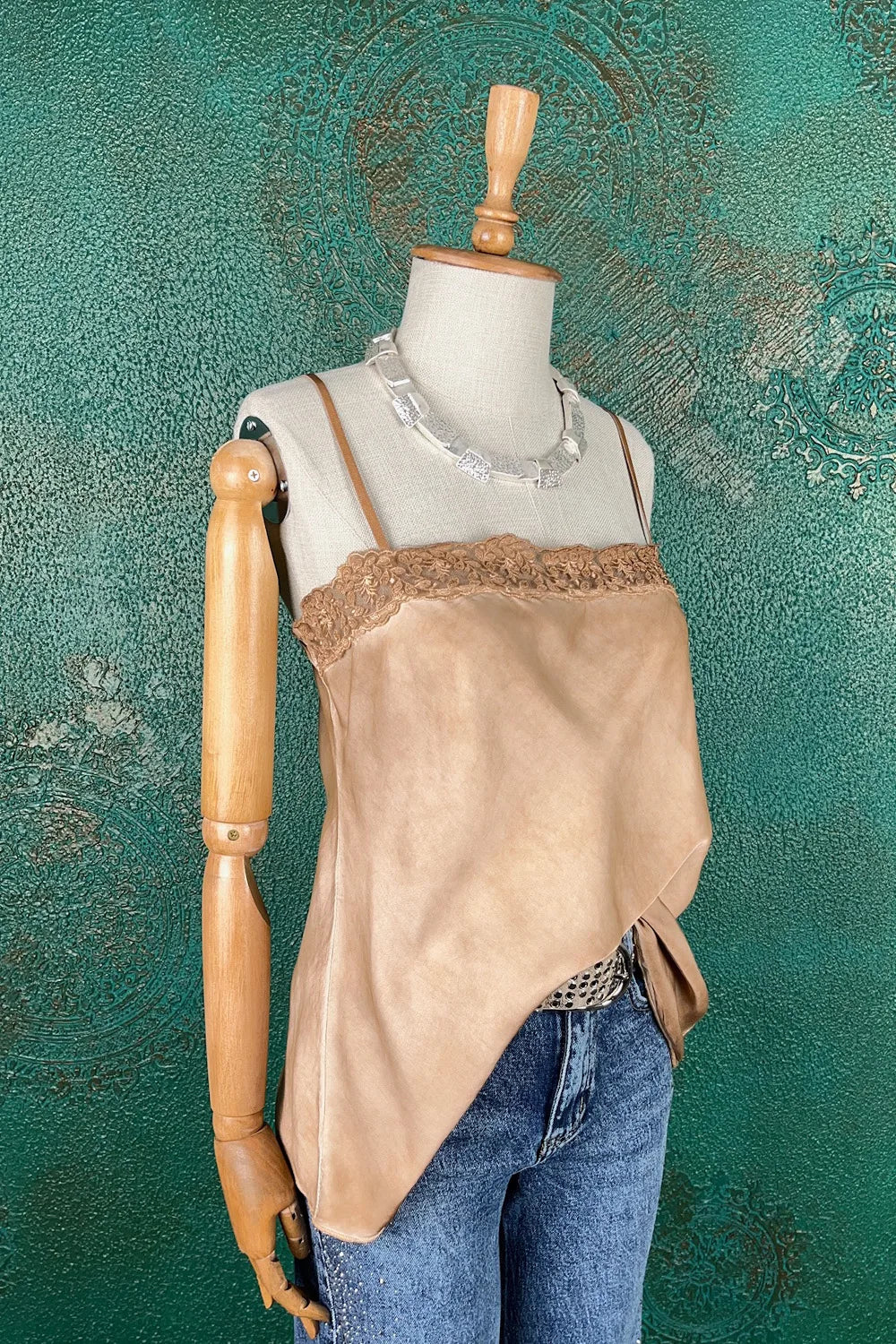 Dantel Detaylı Saten Bluz