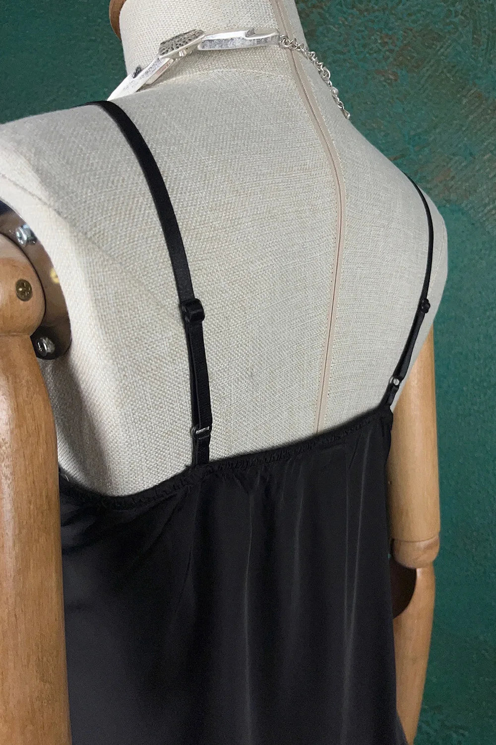 Dantel Detaylı Saten Bluz