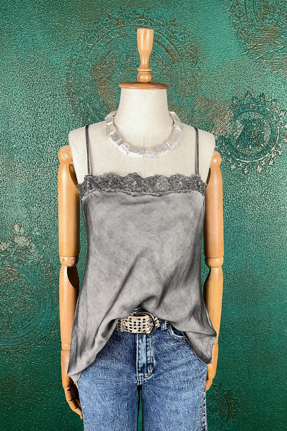 Dantel Detaylı Saten Bluz