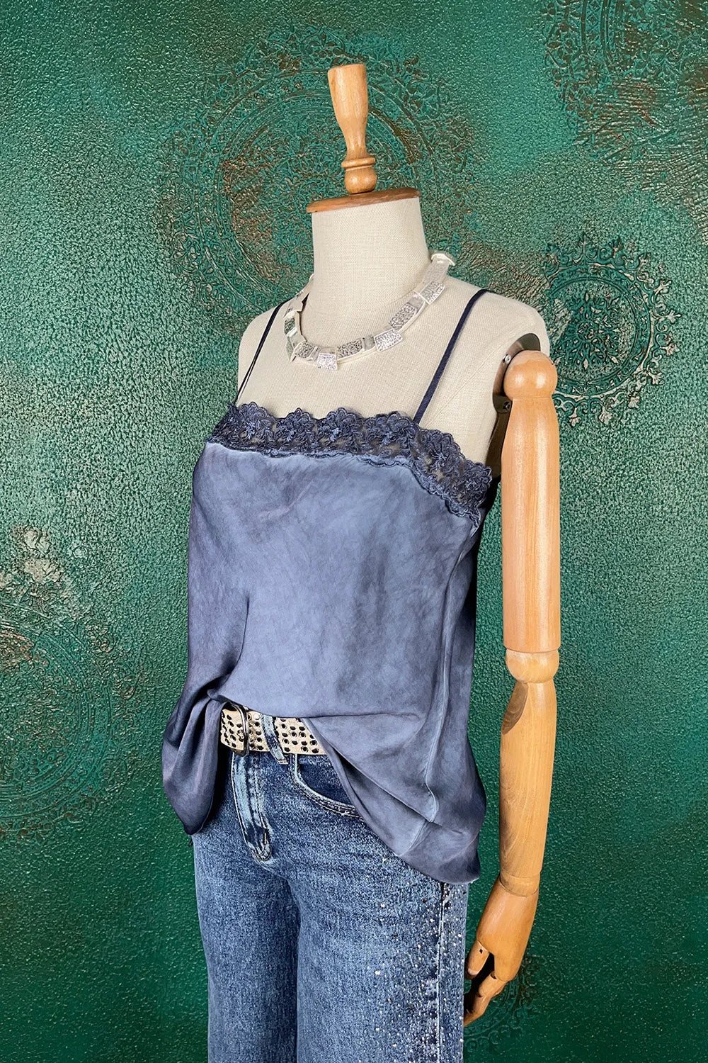 Dantel Detaylı Saten Bluz