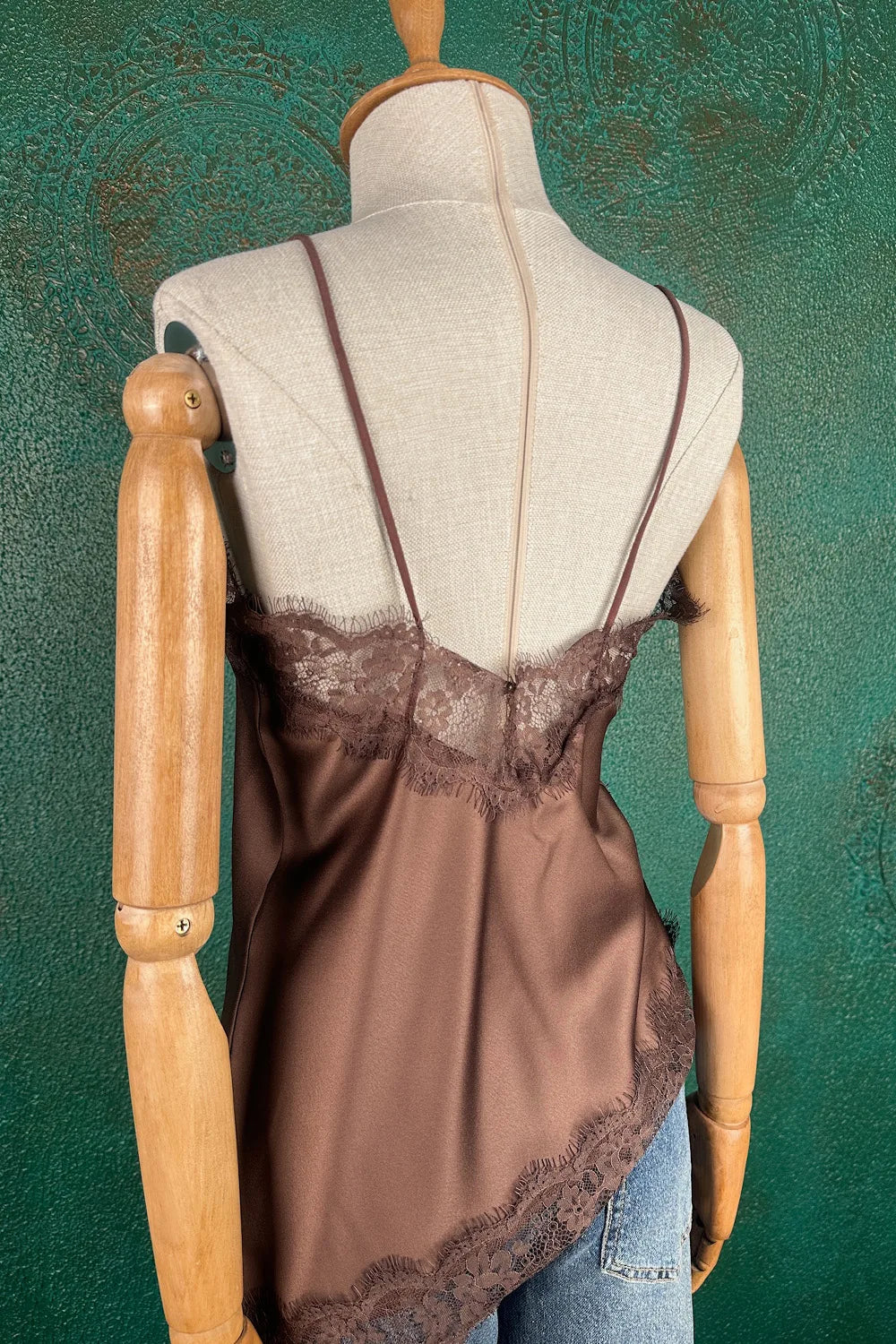 Dantel Detaylı Askılı Bluz