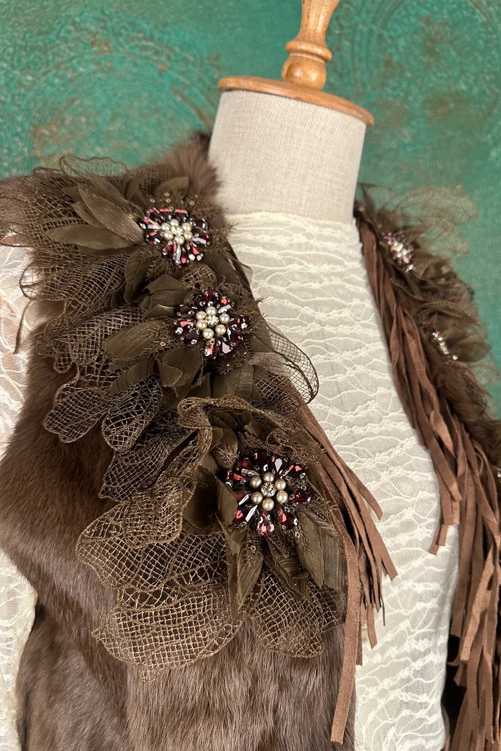 Taş İşlemeli Kürk Yelek