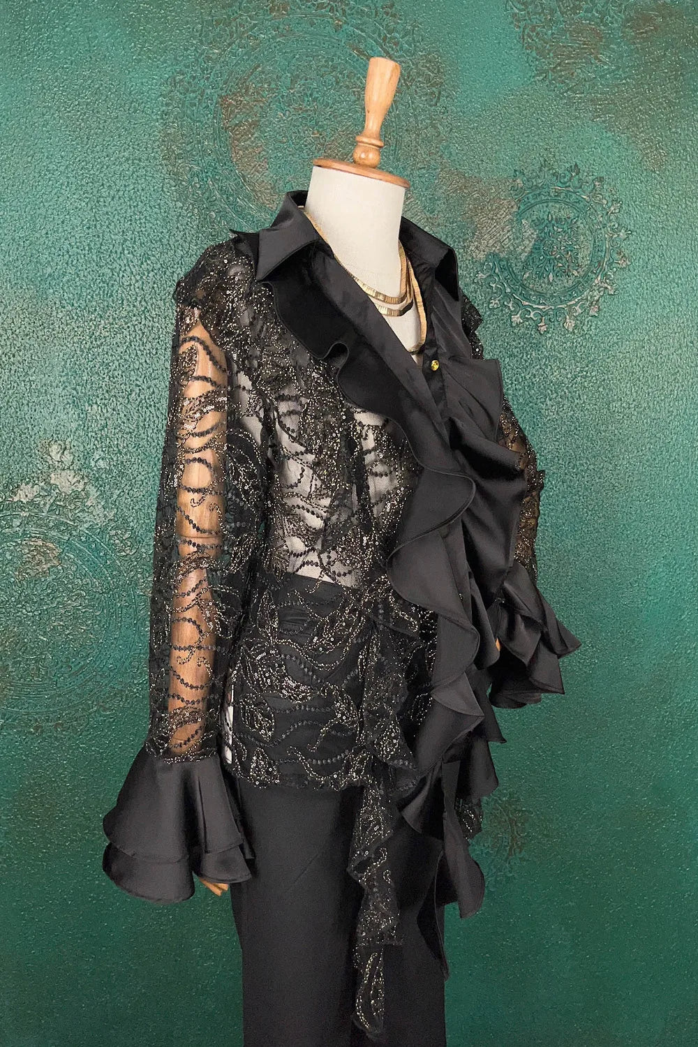 Fırfır Detaylı Dantel Gömlek