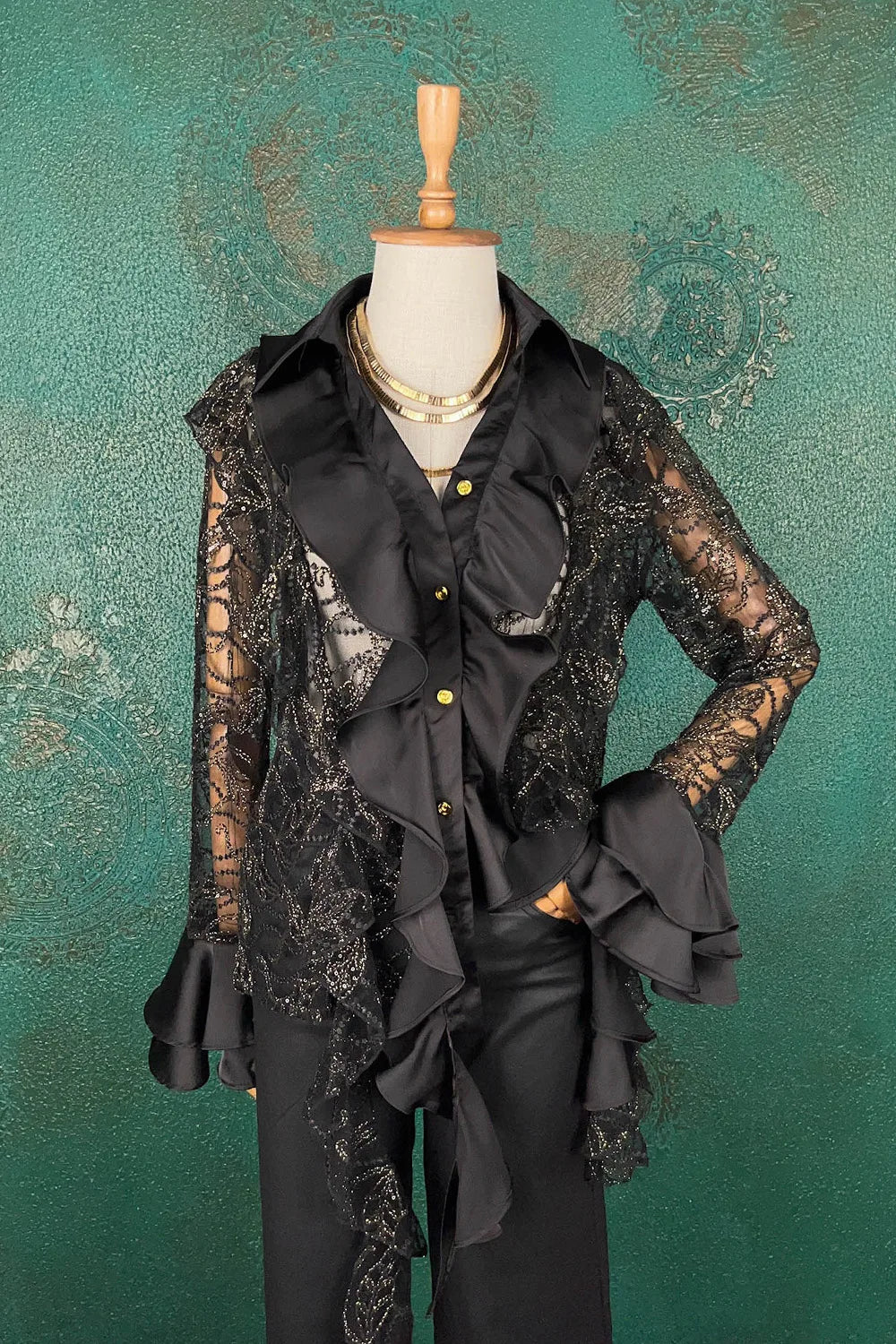 Fırfır Detaylı Dantel Gömlek