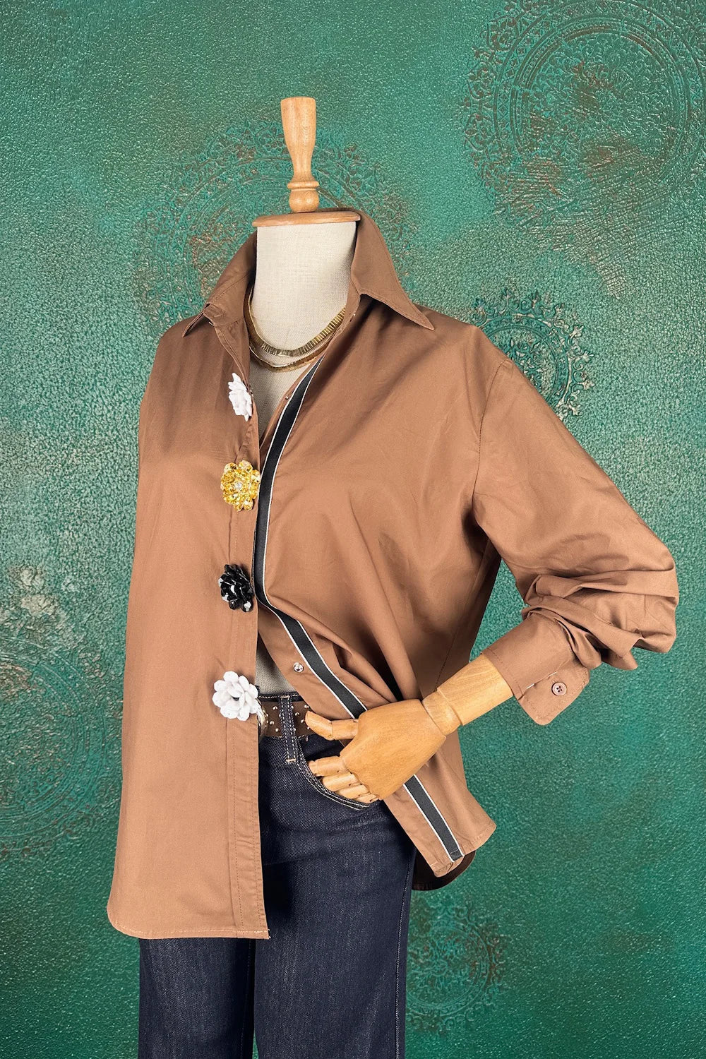 Çiçek Detaylı Gömlek