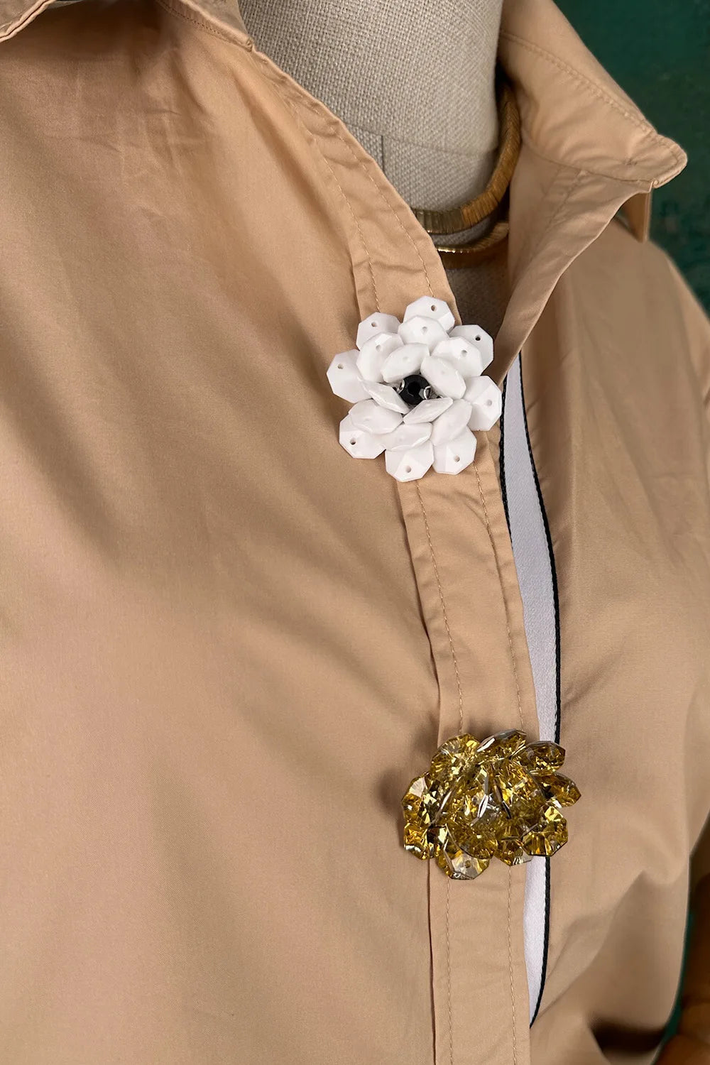 Çiçek Detaylı Gömlek