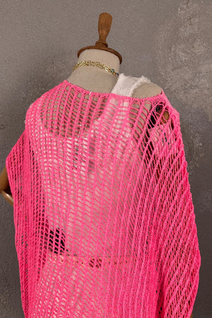Neon pembe dökümlü file merserize kadın üst, ağ deseni, uzun kollu, detay görünüm