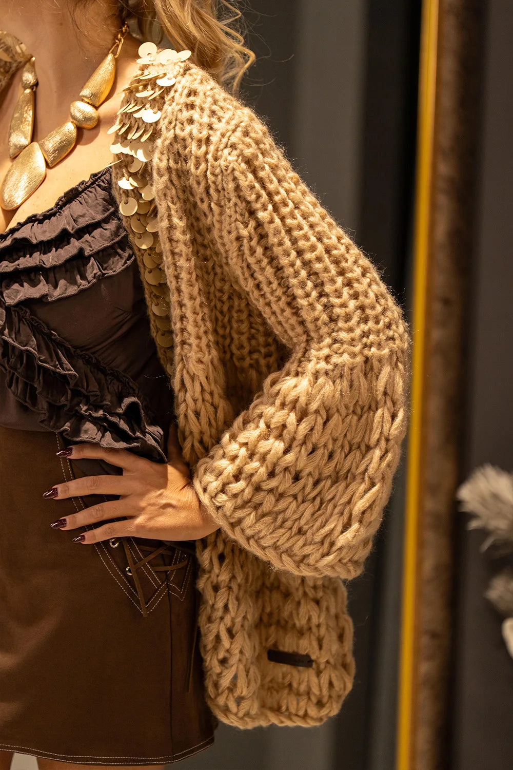 Pul İşlemeli Geniş Örgülü Hırka