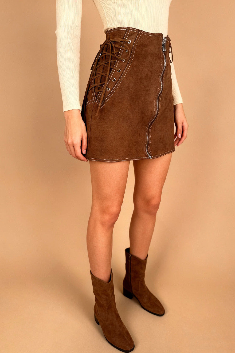 Korse Detaylı Süet Mini Etek