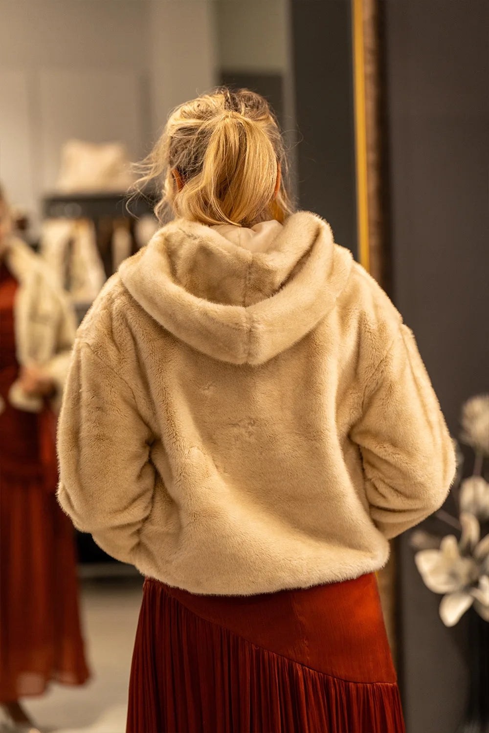 Kapüşonlu Kısa Kürk Mont