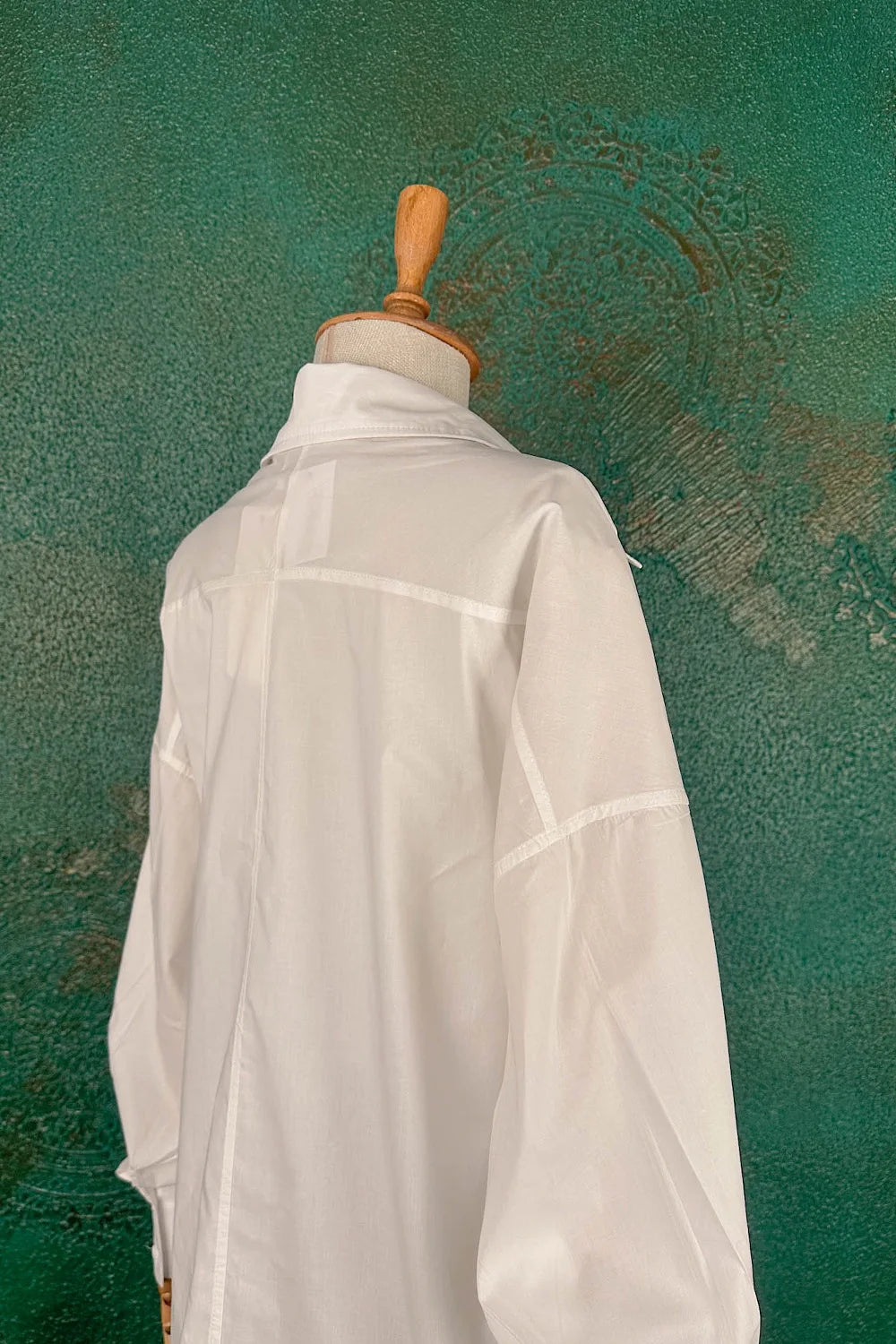 Metal Broşlu Modern Oversize Gömlek