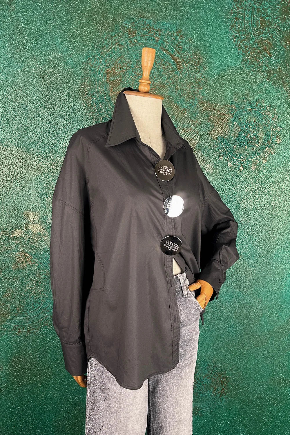 Metal Broşlu Modern Oversize Gömlek