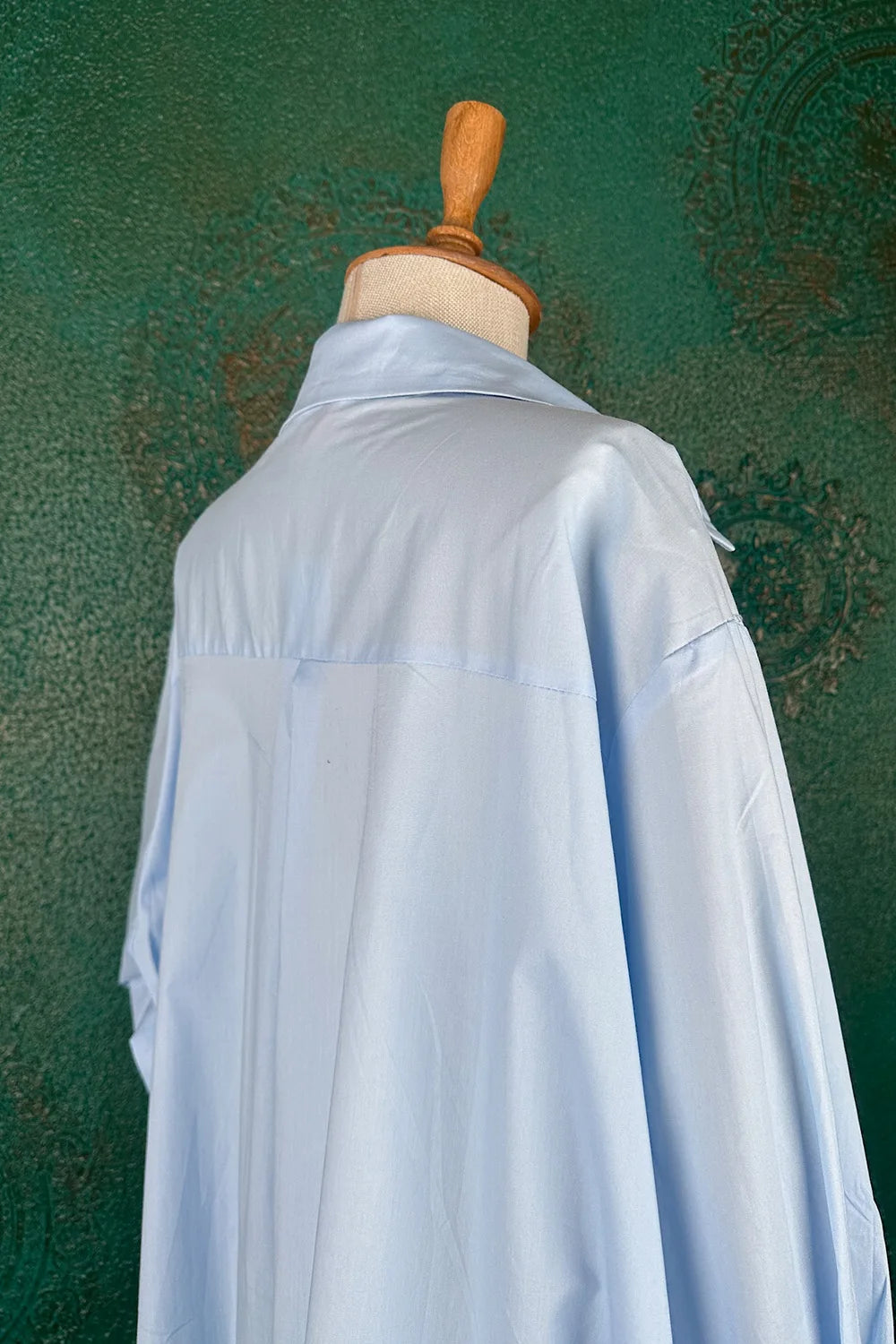 Çiçek Broşlu Oversize Gömlek