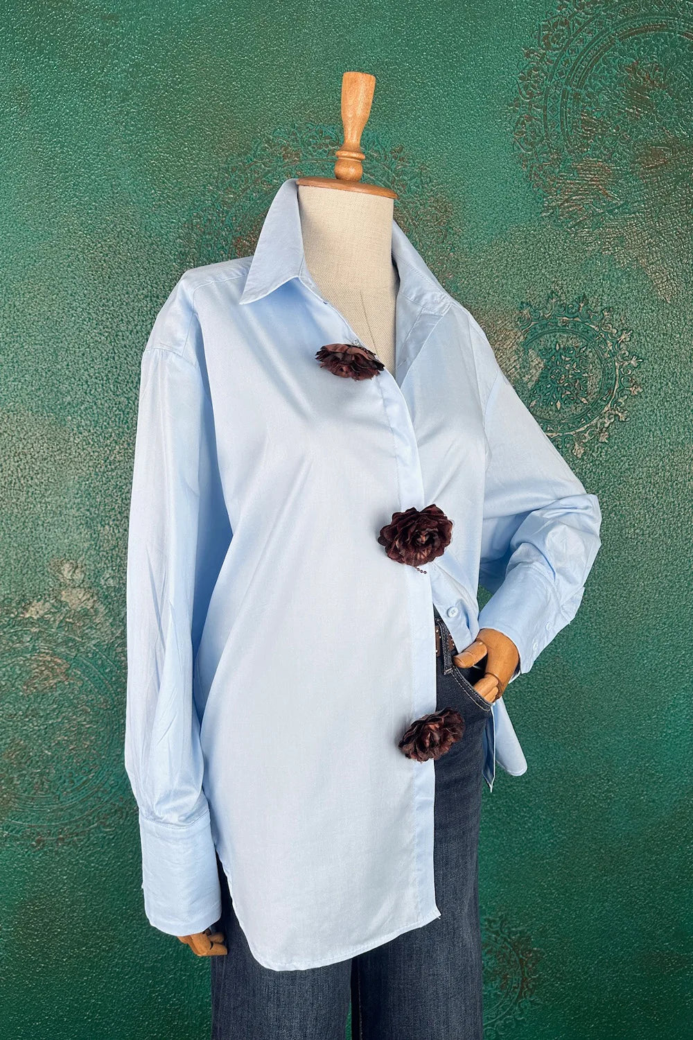 Çiçek Broşlu Oversize Gömlek