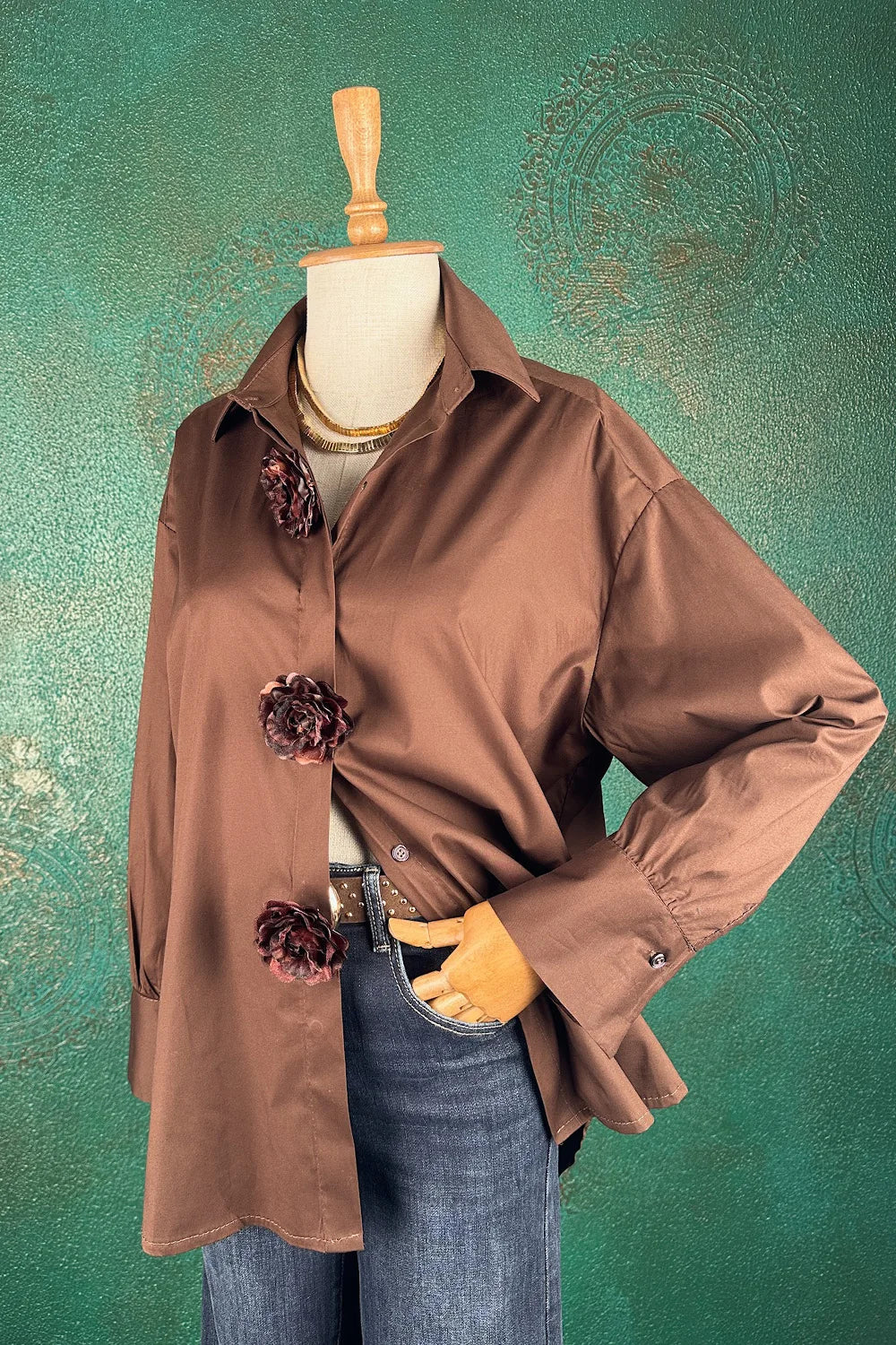 Çiçek Broşlu Oversize Gömlek