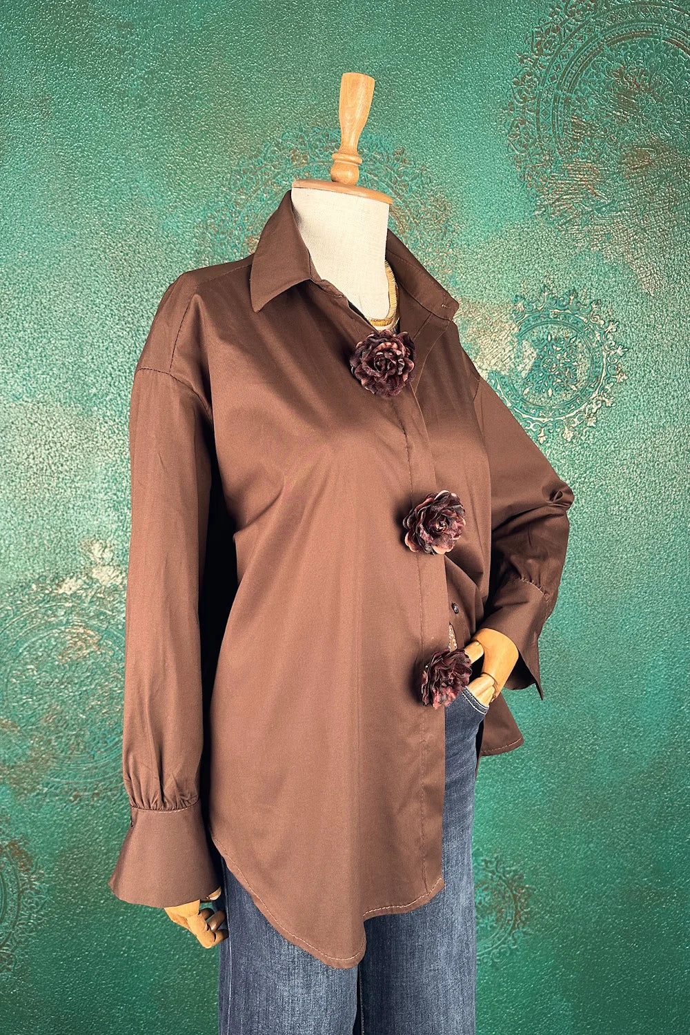 Çiçek Broşlu Oversize Gömlek