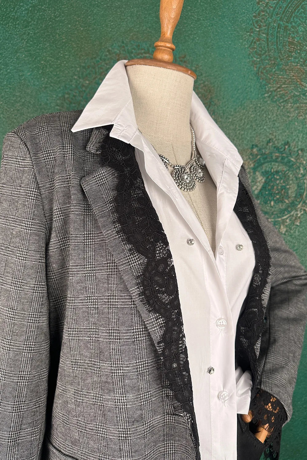 Dantel Detaylı Glen Ekoseli Ceket