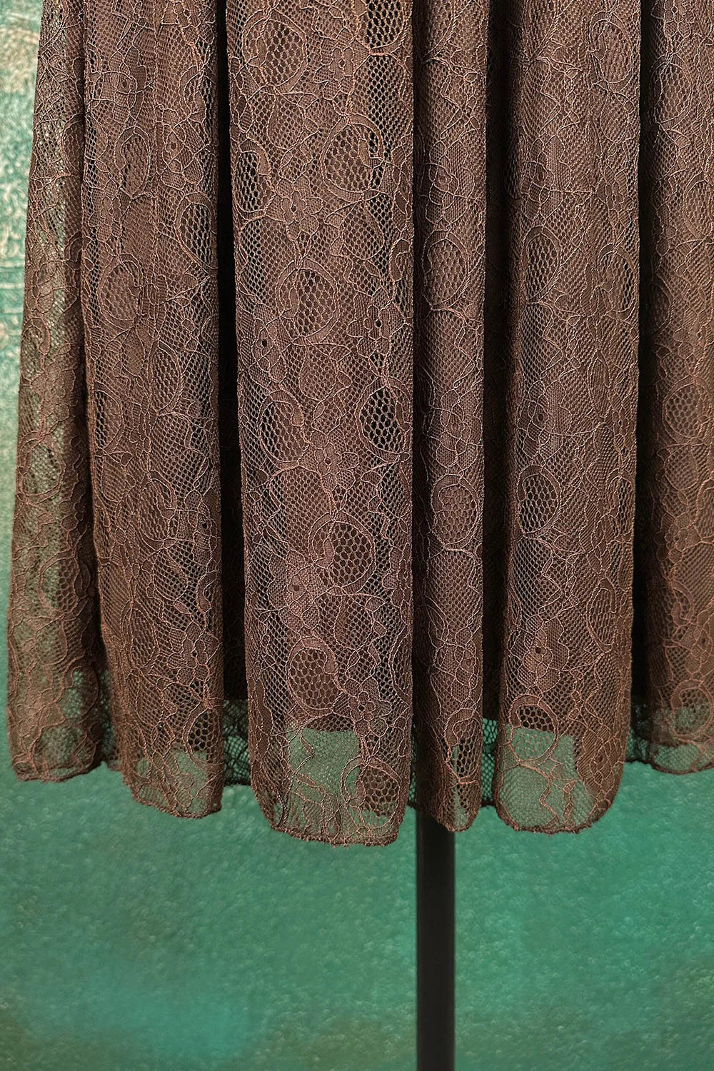 Dantel Detaylı Midi Elbise