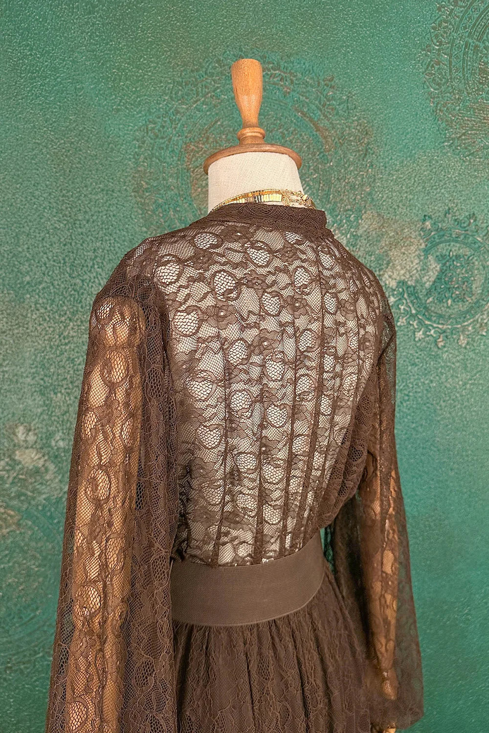 Dantel Detaylı Midi Elbise