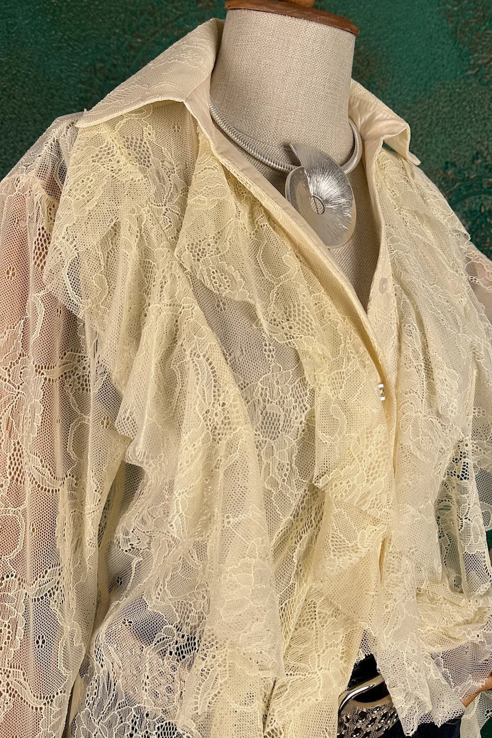 Dantel Detaylı Gömlek