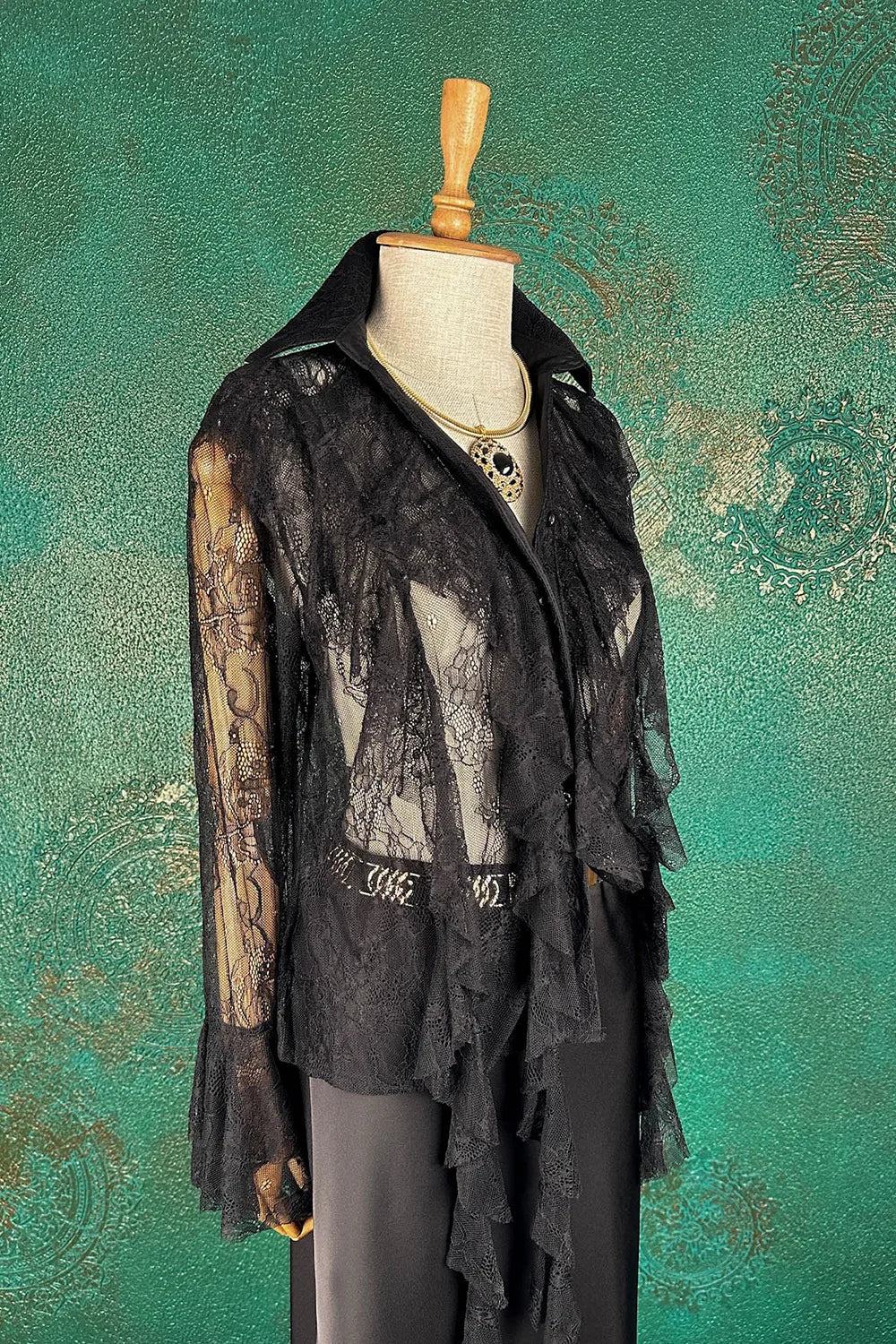 Dantel Detaylı Gömlek