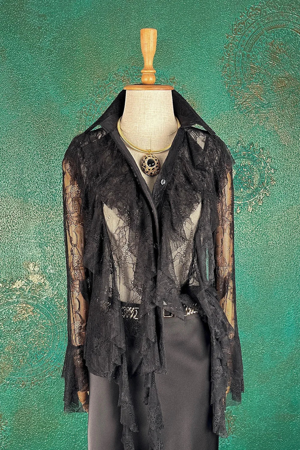 Dantel Detaylı Gömlek