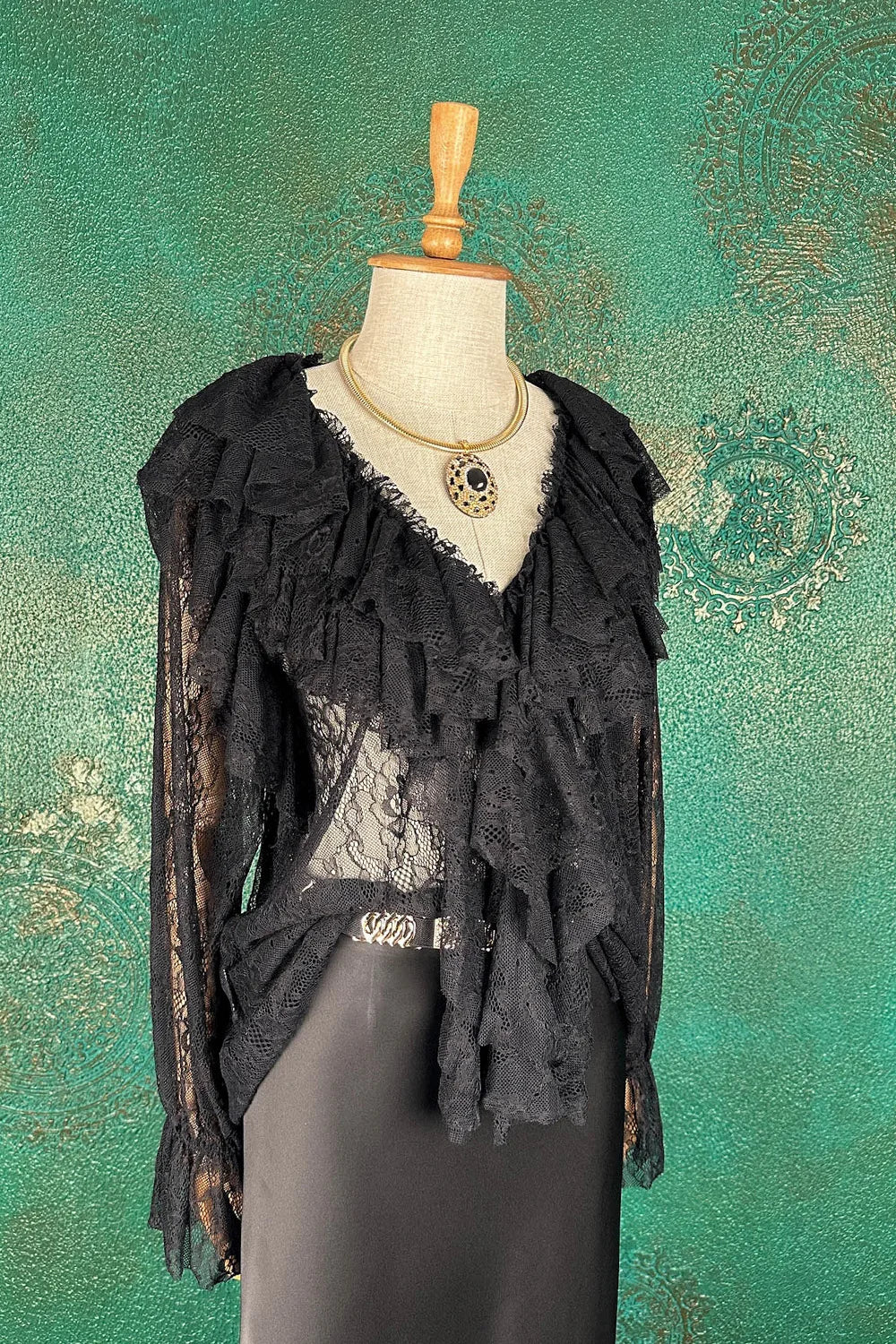 Dantel Detaylı Bluz