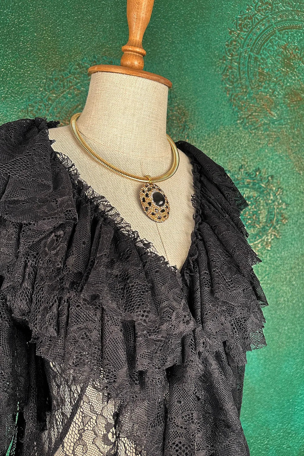 Dantel Detaylı Bluz