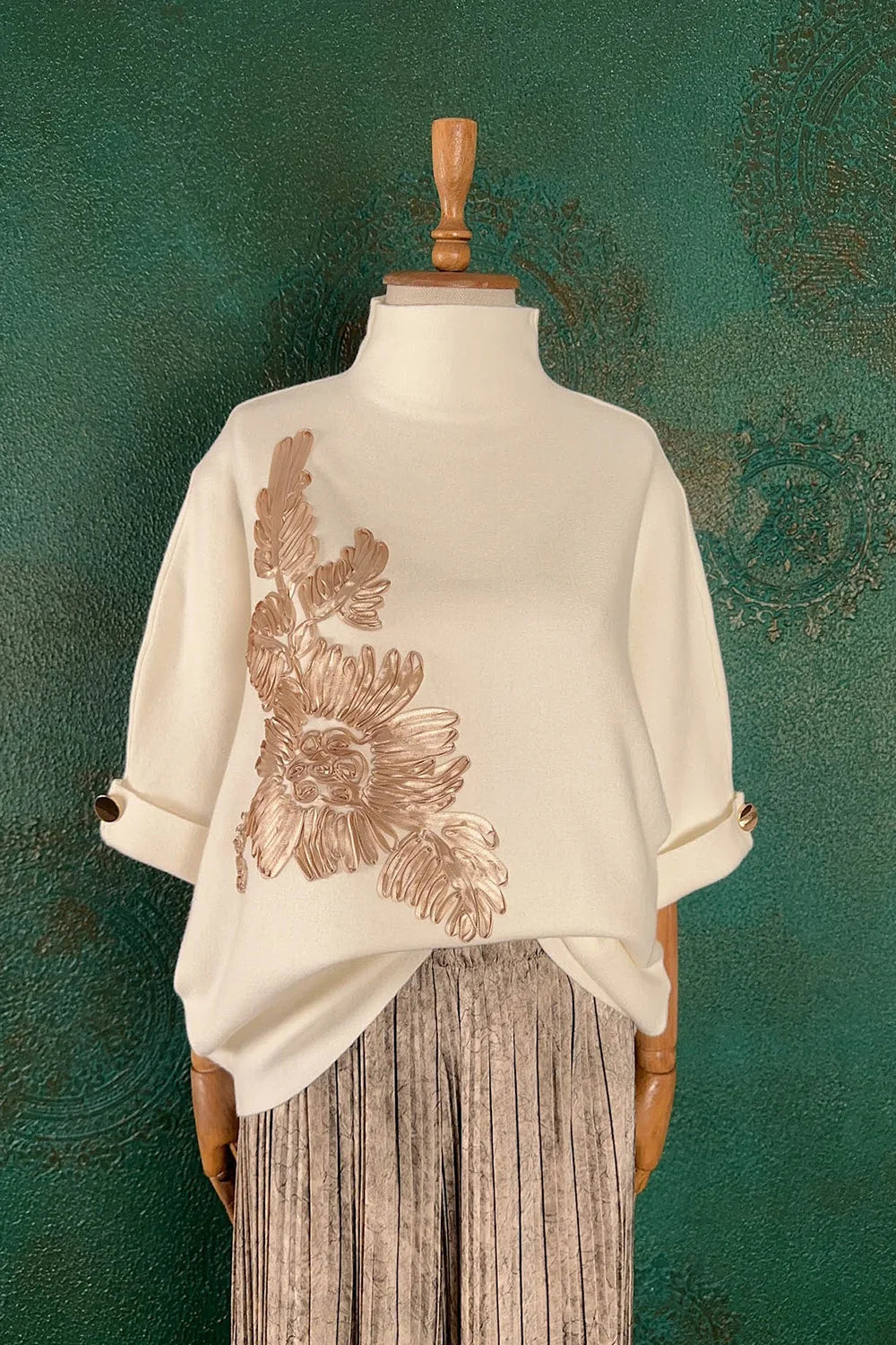 İşlemeli Triko Kazak