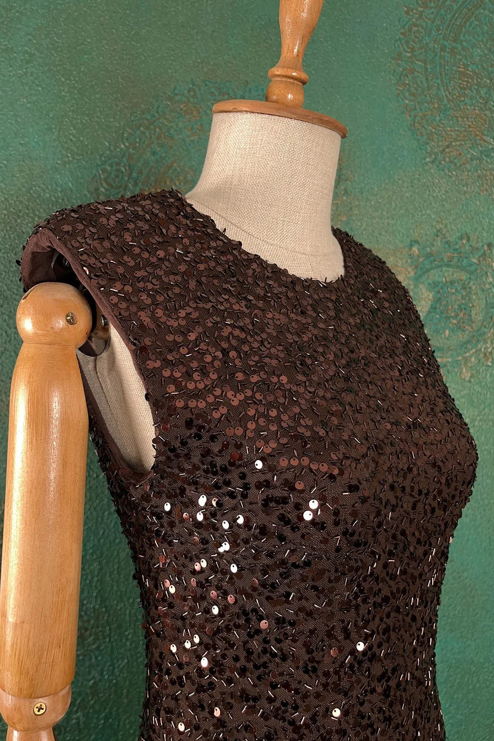 Plise Detaylı Pullu Elbise