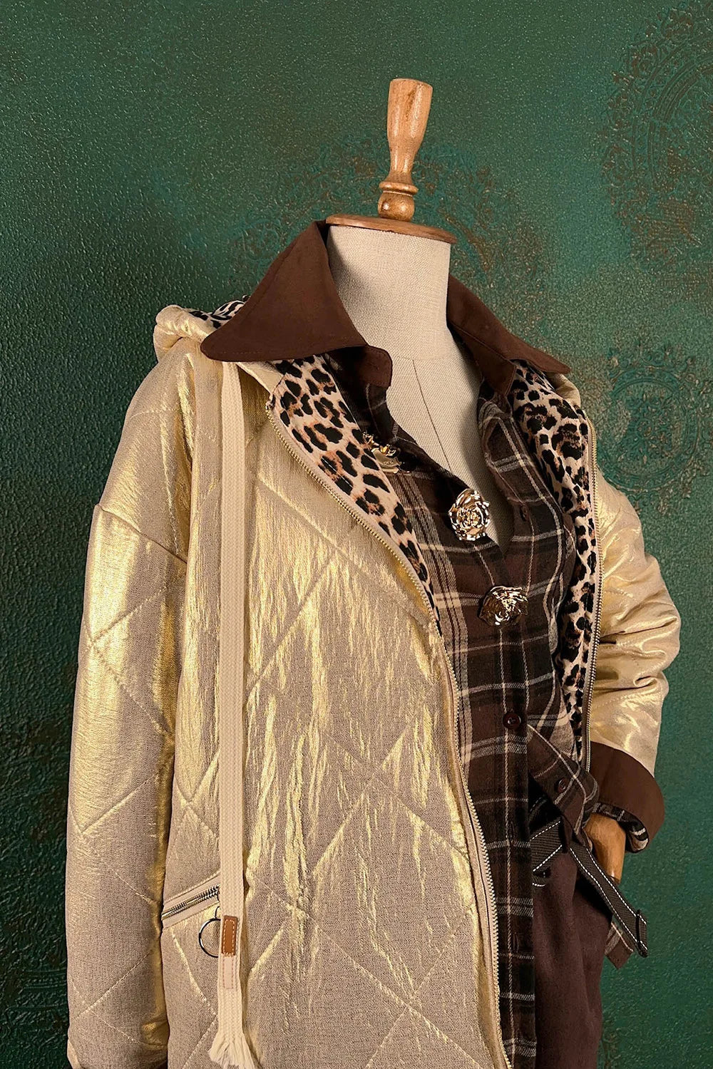 Parlak Kapitone Mont