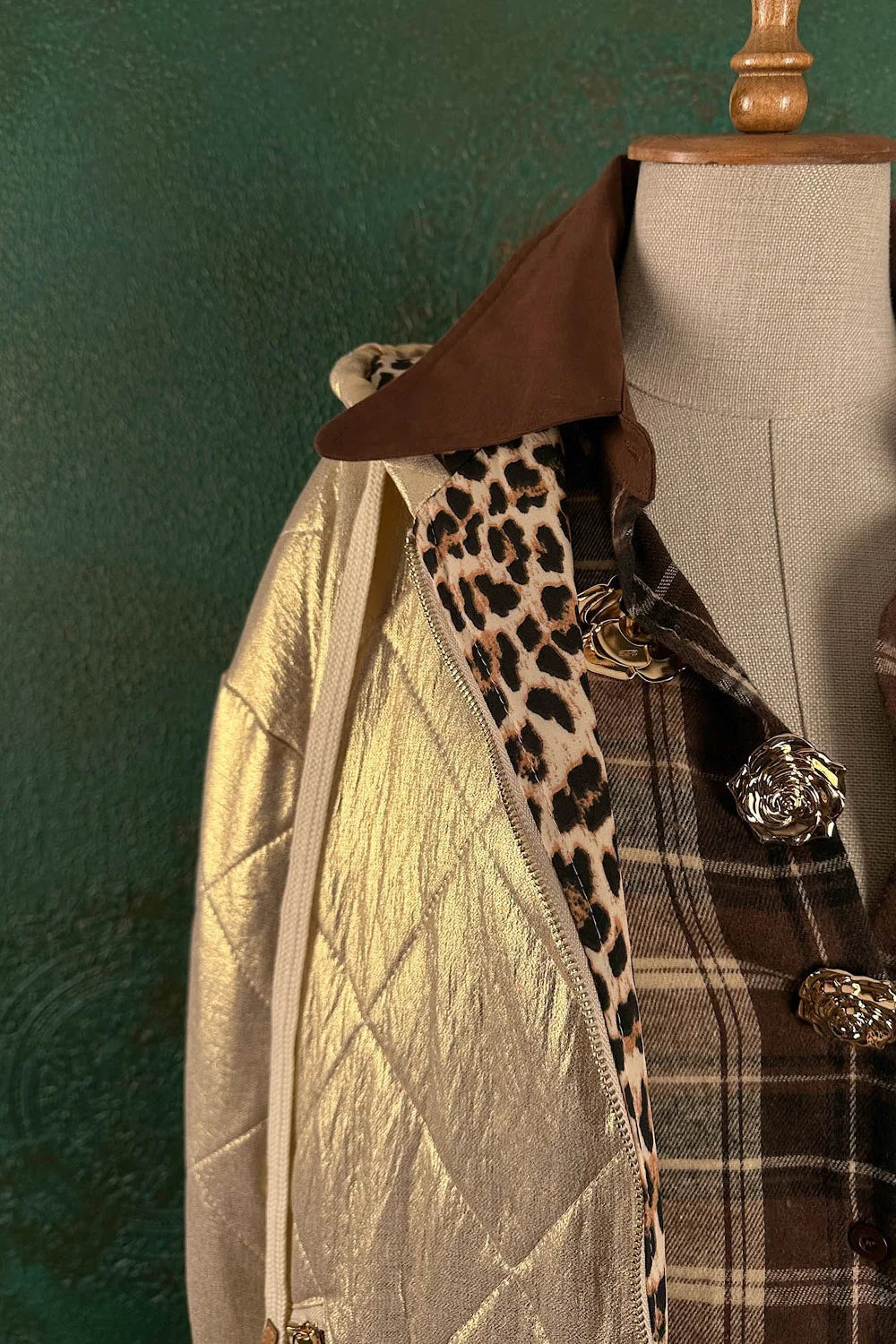 Parlak Kapitone Mont