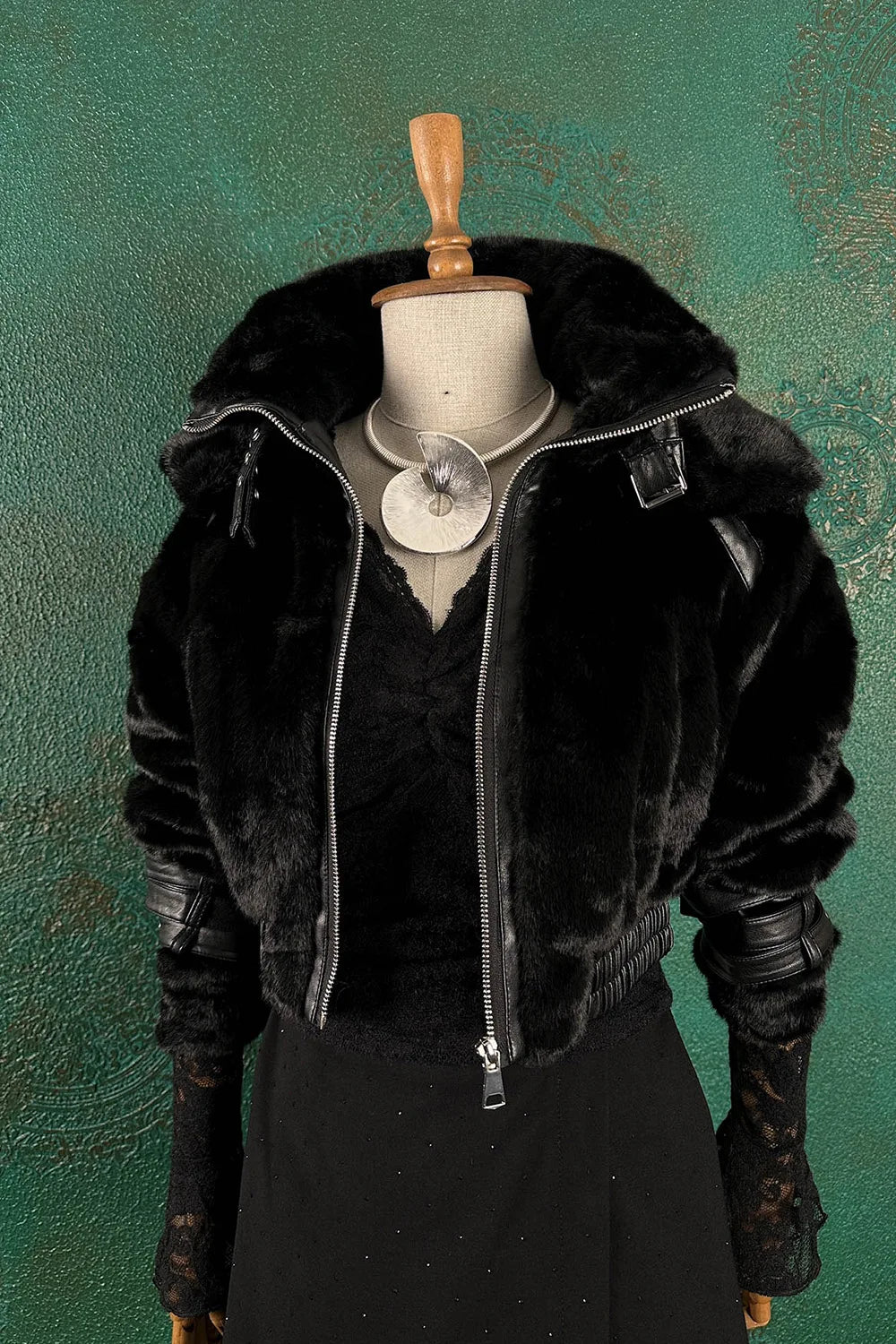 Kapüşon Detaylı Kürk Ceket