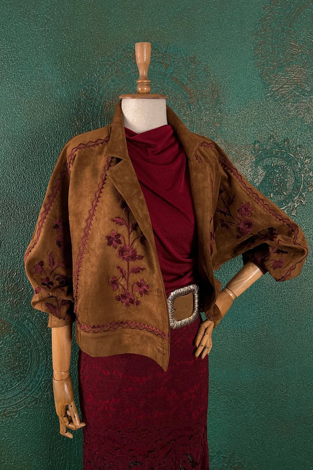 Nakış İşlemeli Nubuk Ceket