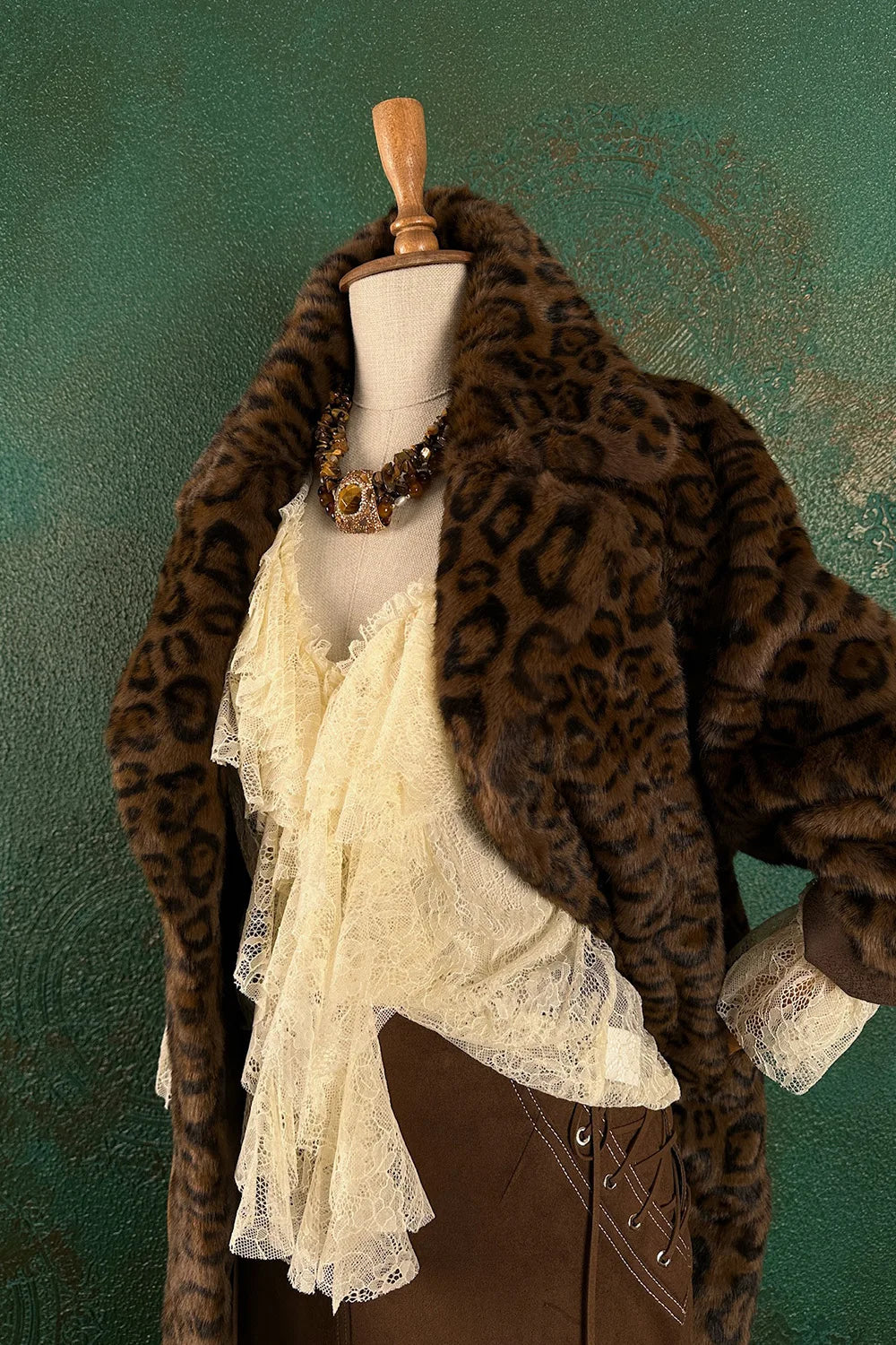 Leopar Desenli Uzun Kürk Kaban