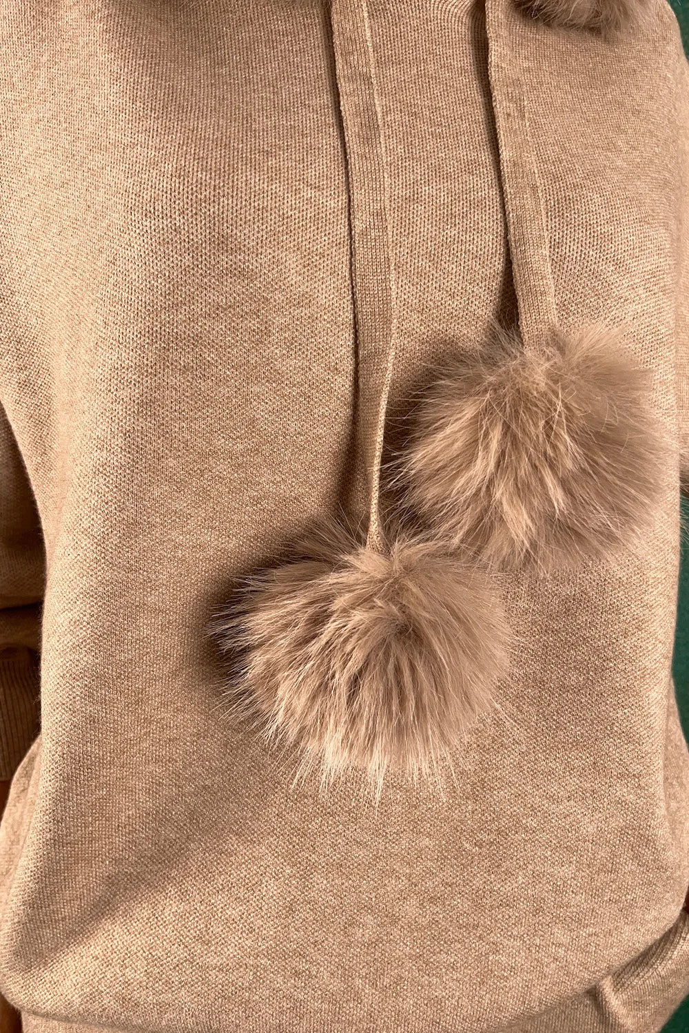 Ponpon Detaylı Triko Takım