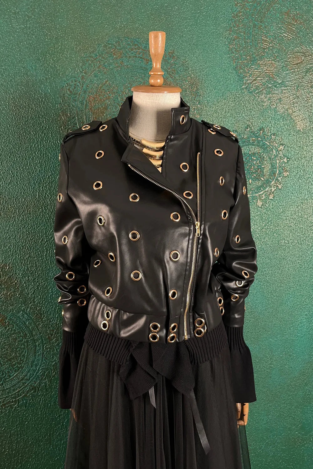 Halka Detaylı Deri Ceket