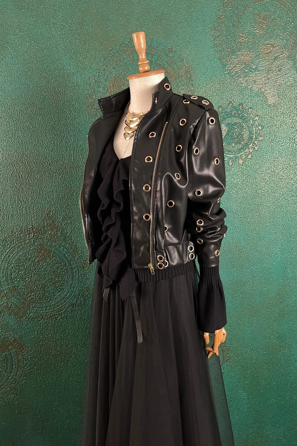 Halka Detaylı Deri Ceket